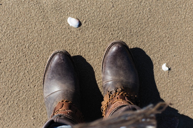 zapatos en el mar