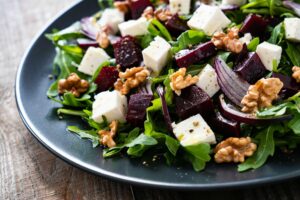 ensalada de nuez y betabel